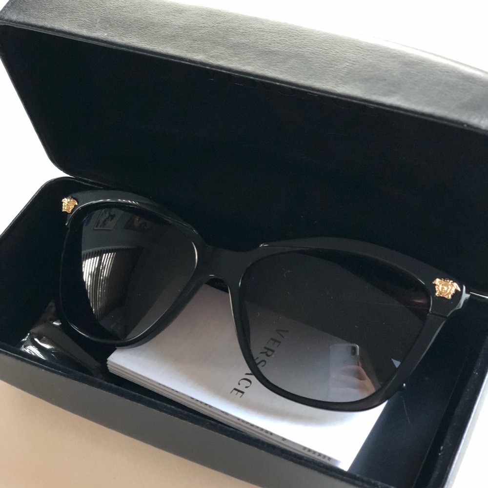 BRAND NEW ✨ Versace Sunglasses
